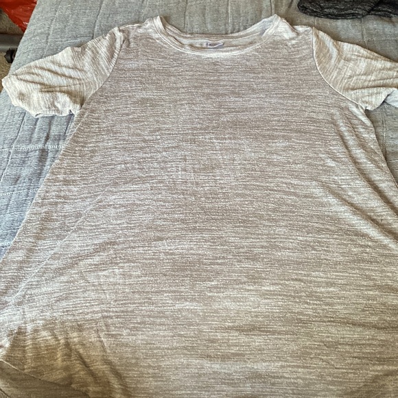 Lot of 2 oversized Womens T-shirts - Picture 2 of 2